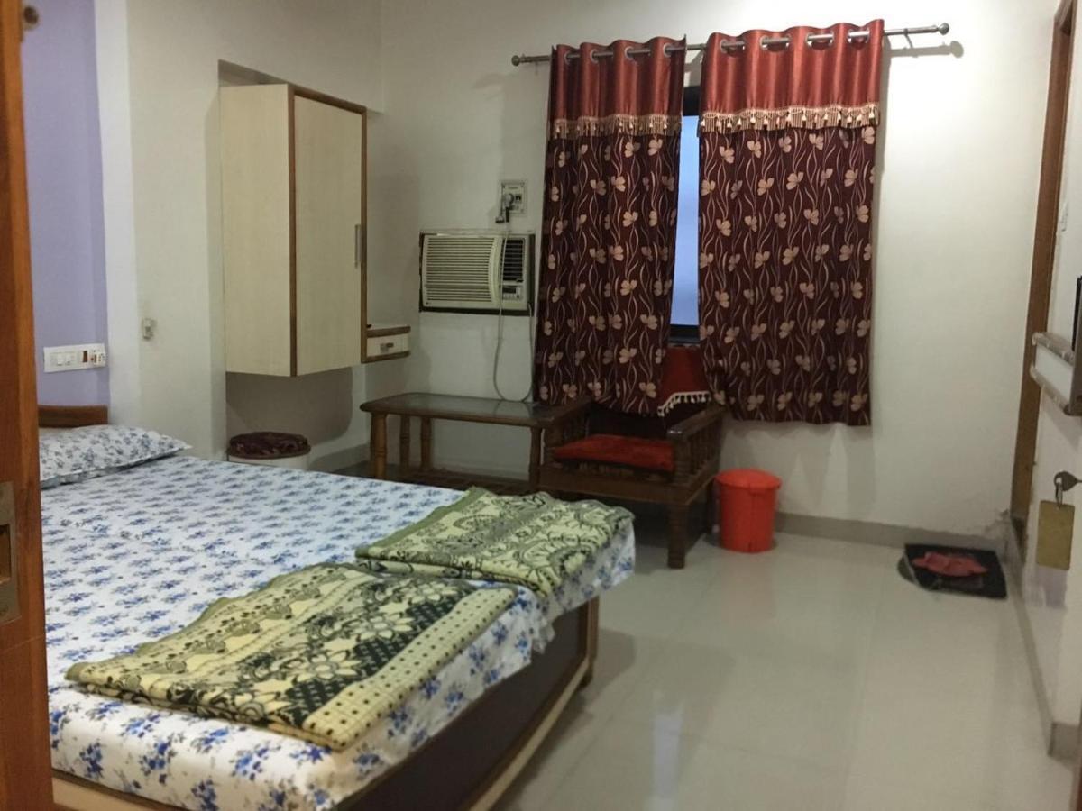 Shirpur Hotel Sairaj Palace المظهر الخارجي الصورة