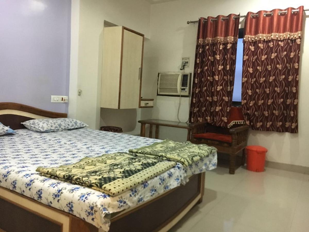 Shirpur Hotel Sairaj Palace المظهر الخارجي الصورة