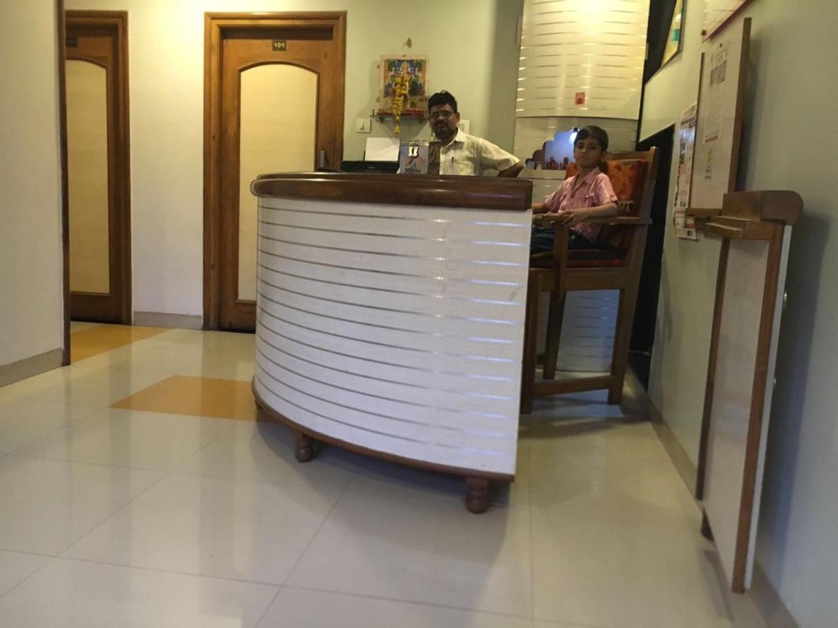 Shirpur Hotel Sairaj Palace المظهر الخارجي الصورة